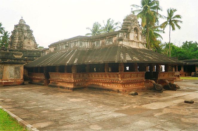800px-Madhukeshwara_Temple.JPG