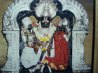 Lord-Ahobila-Narasimha-Swamy-with-Goddess-Lakshmi.jpg